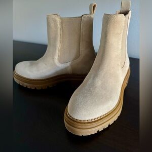 Steve Madden NWOT size 7 suede boots